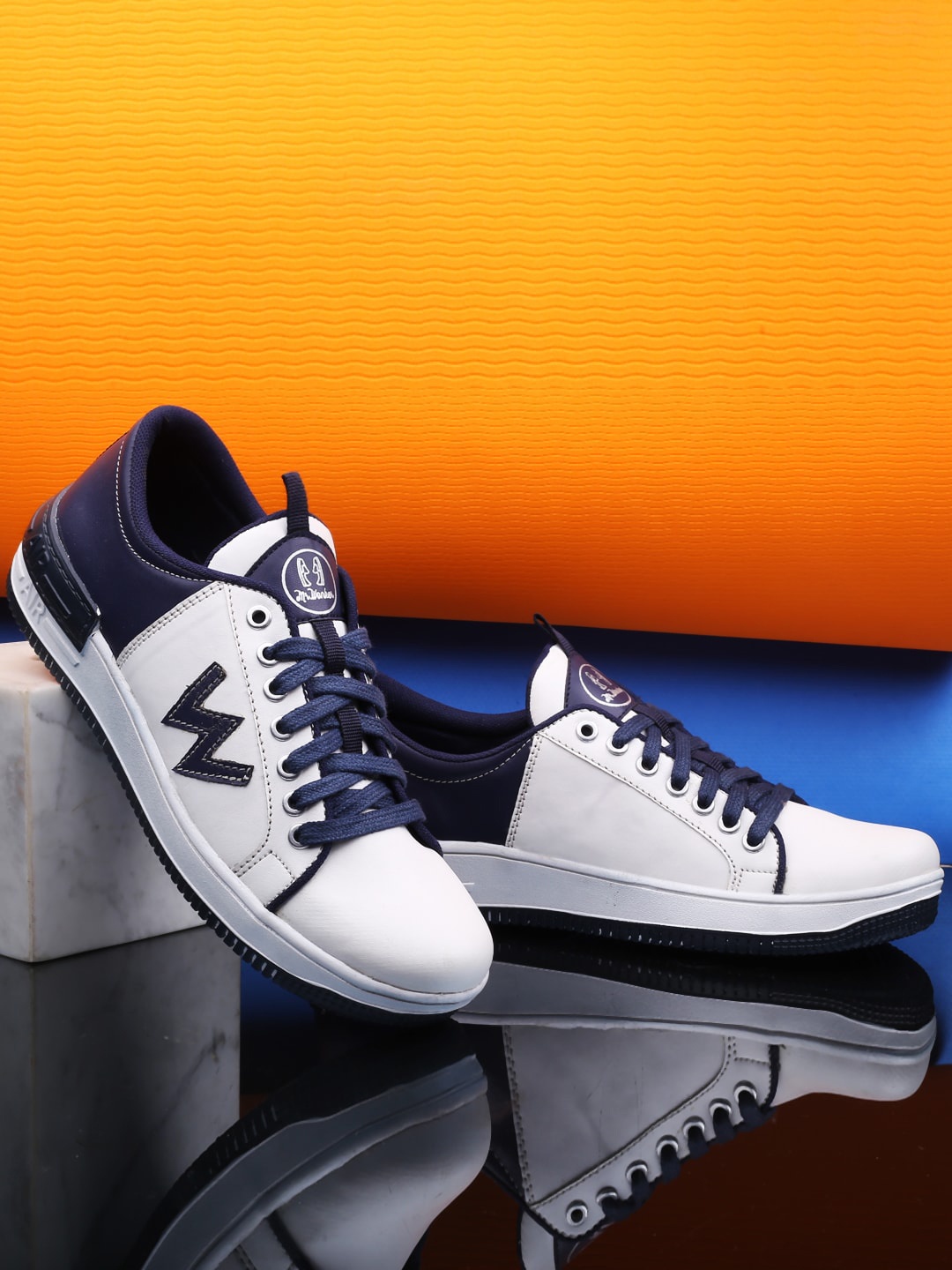 

mr wonker Men White & Navy Blue Colourblocked Lace -Up Sneakers