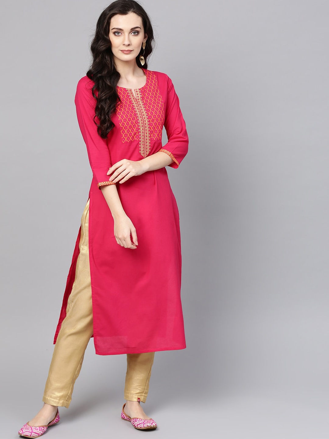 

Varanga Women Pink Geometric Yoke Design Cotton Straight Kurta