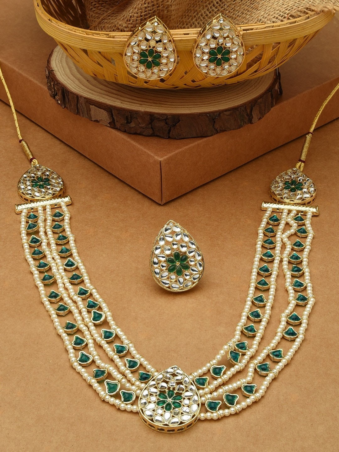 

Zaveri Pearls Gold-Plated Green & White Kundan-Studded Jewellery Set