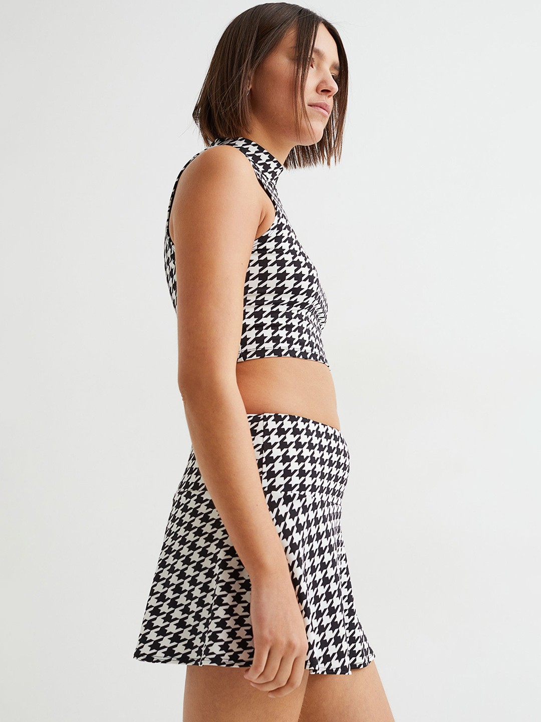 

H&M Women Black & White Printed Short Skirt
