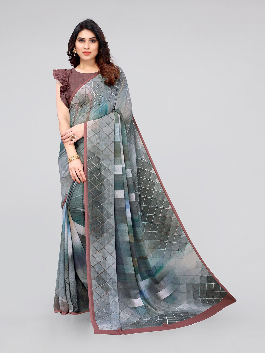 

MIRCHI FASHION Grey & Green Geometric Printed Saree