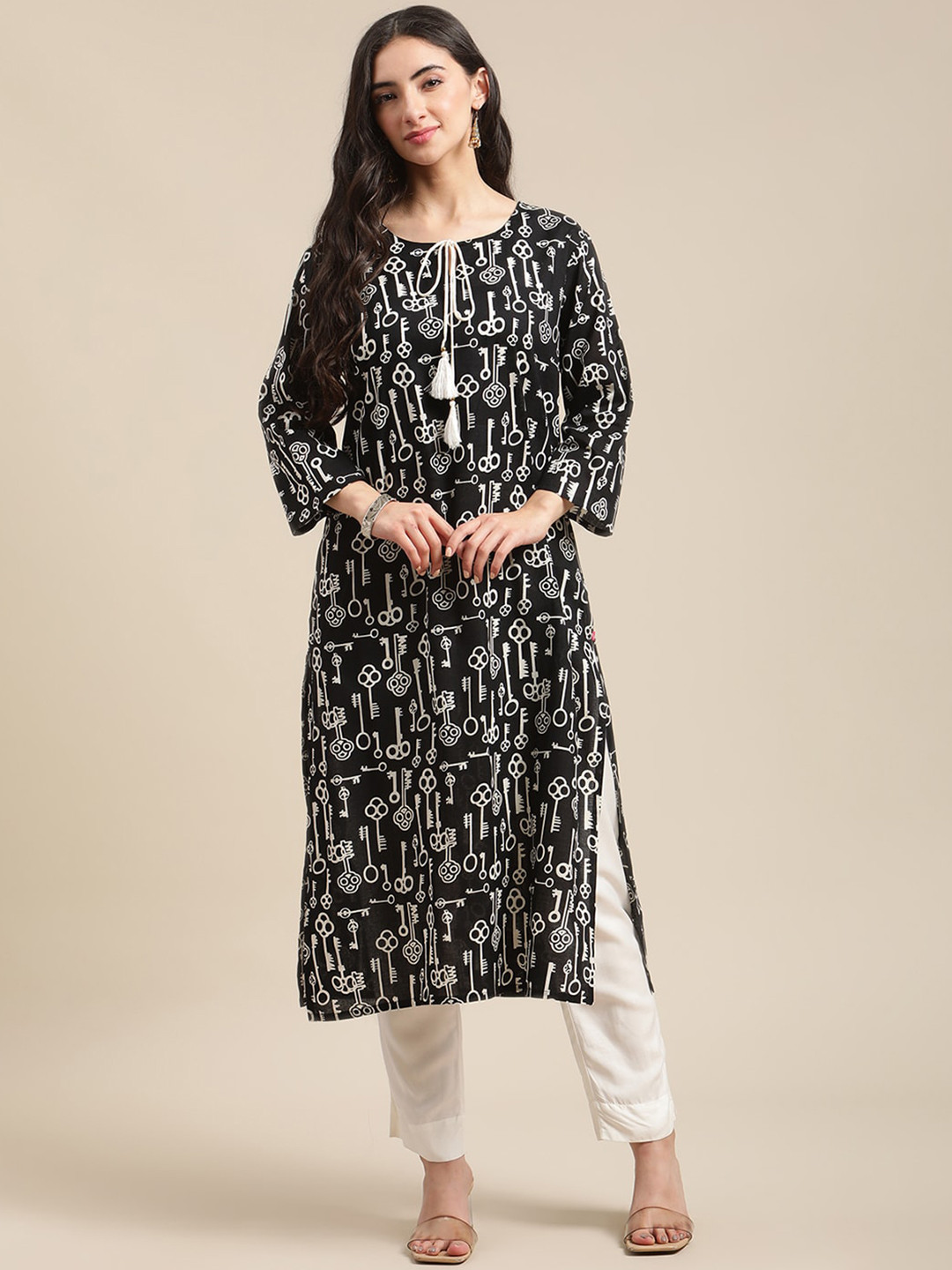 

Varanga Women Black Printed Keyhole Neck Kurta
