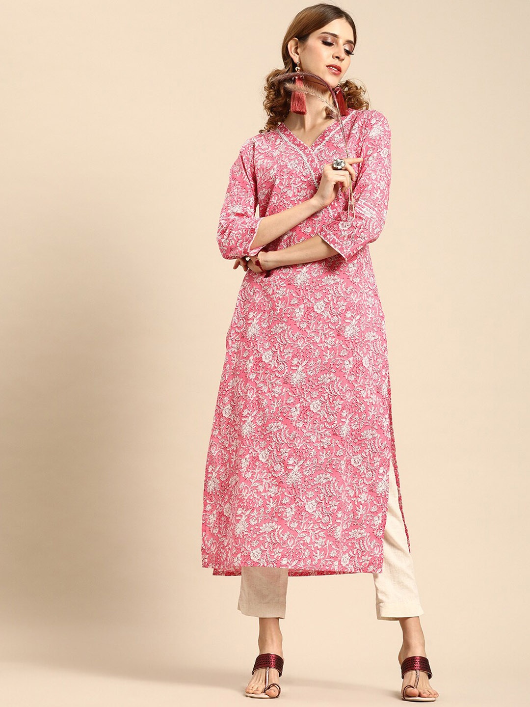 

Varanga Women Pink Ethnic Motifs Printed Pure Cotton Kurta