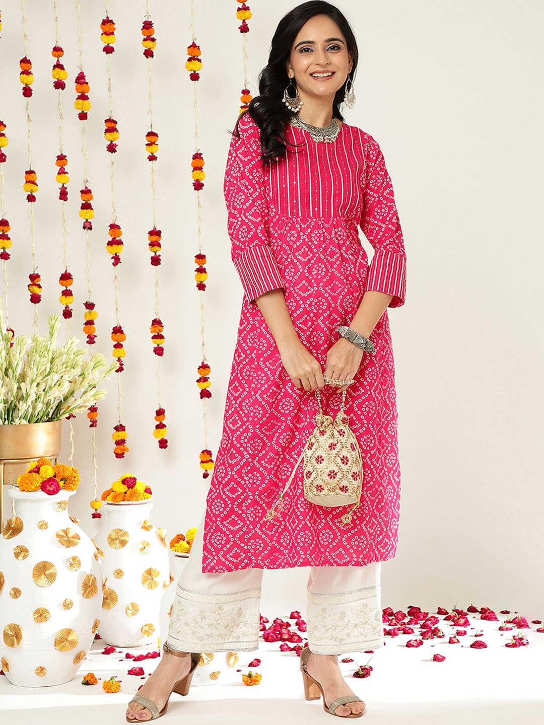 

Varanga Pink Ethnic Motifs Embellished Kurta