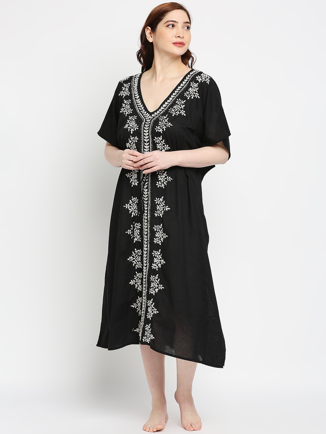 

Indiankala4u Women Black & Cream-Coloured Ethnic Motifs Embroidered Chikankari Kaftan Kurta