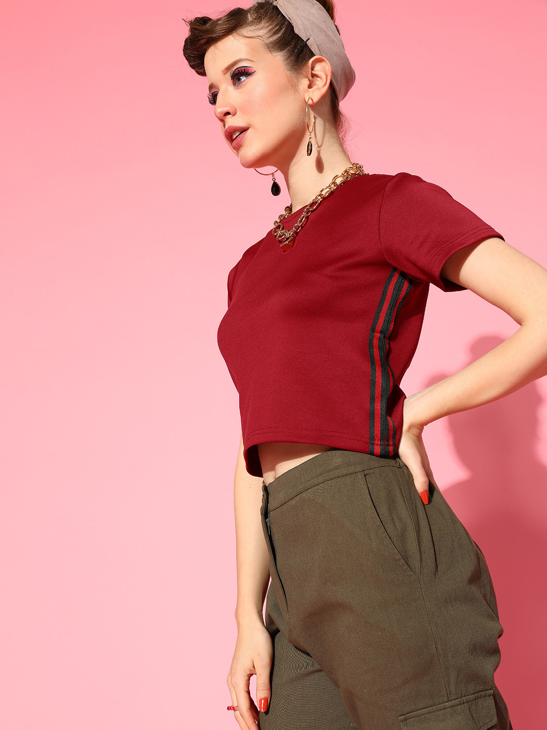 

SASSAFRAS Women Charming Maroon Solid Cropped Tshirt