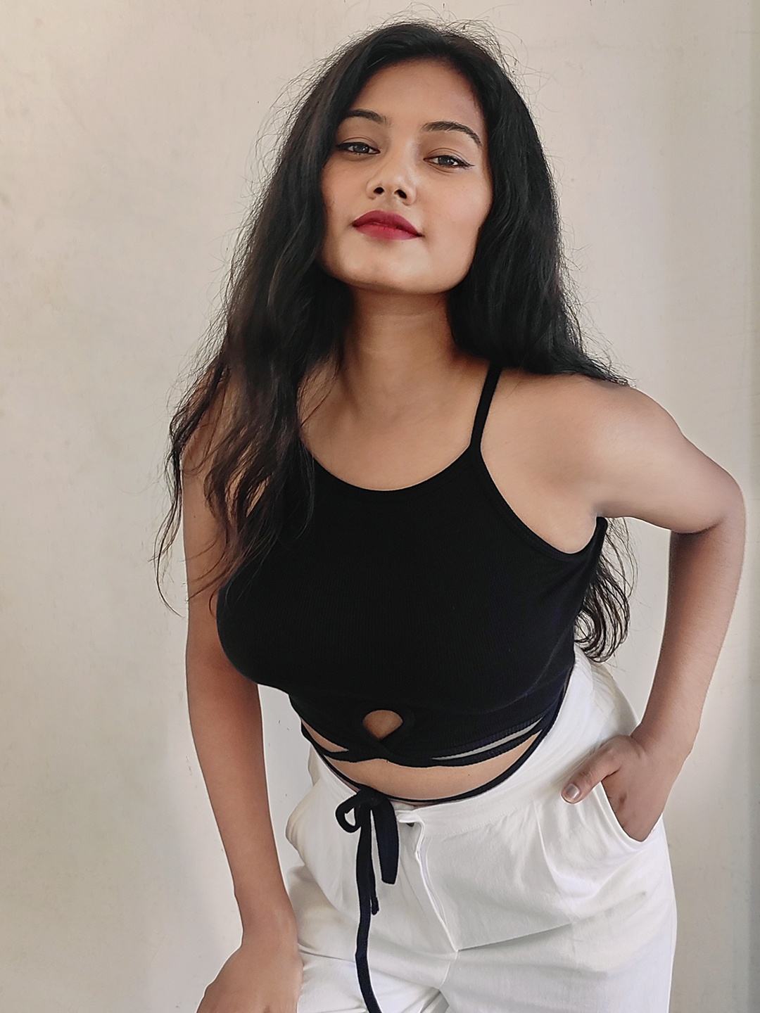 

SASSAFRAS Women Stylish Black Solid Midriff Flossing Top