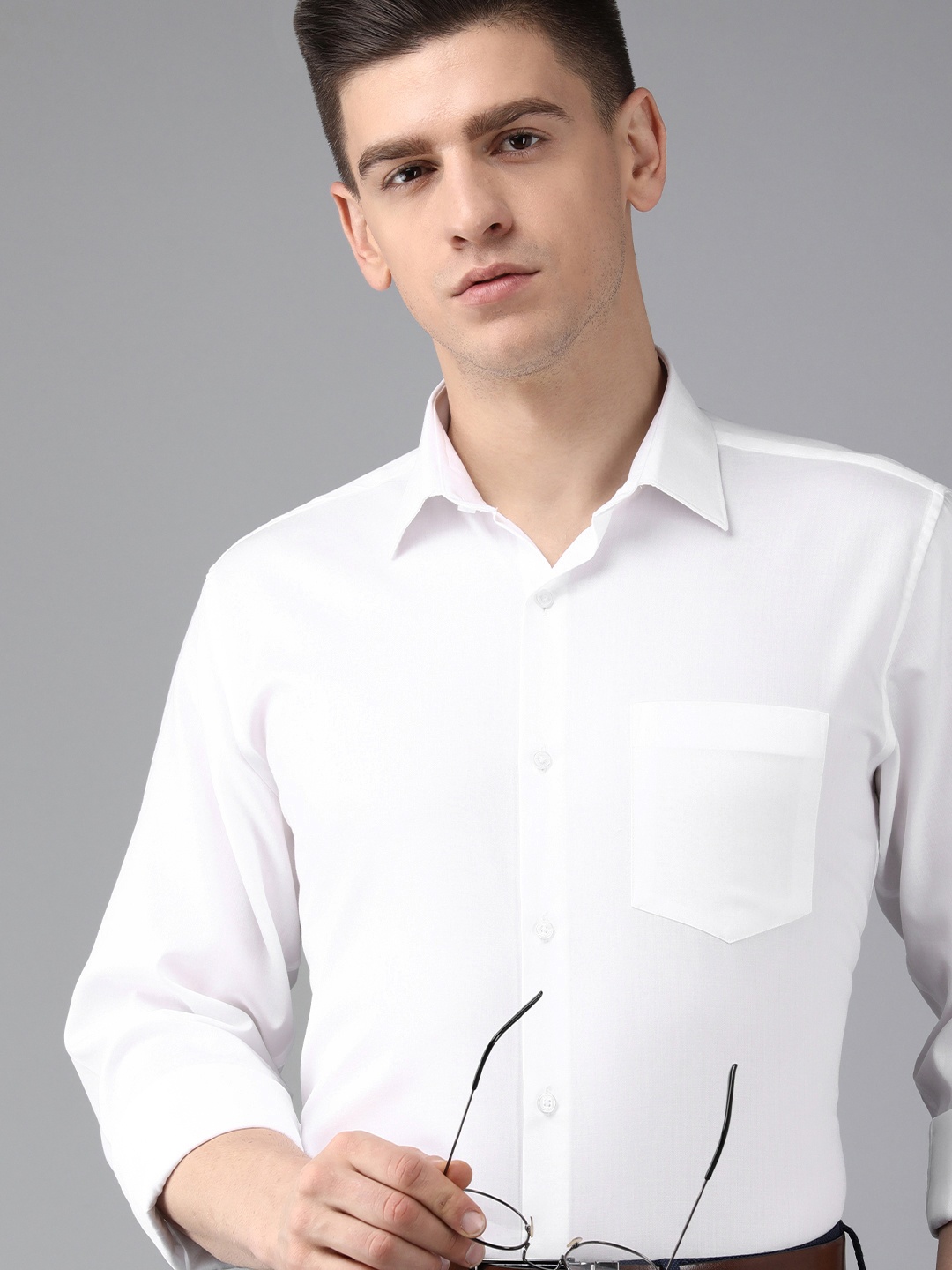 

Van Heusen Men White Custom Fit Pure Cotton Formal Shirt