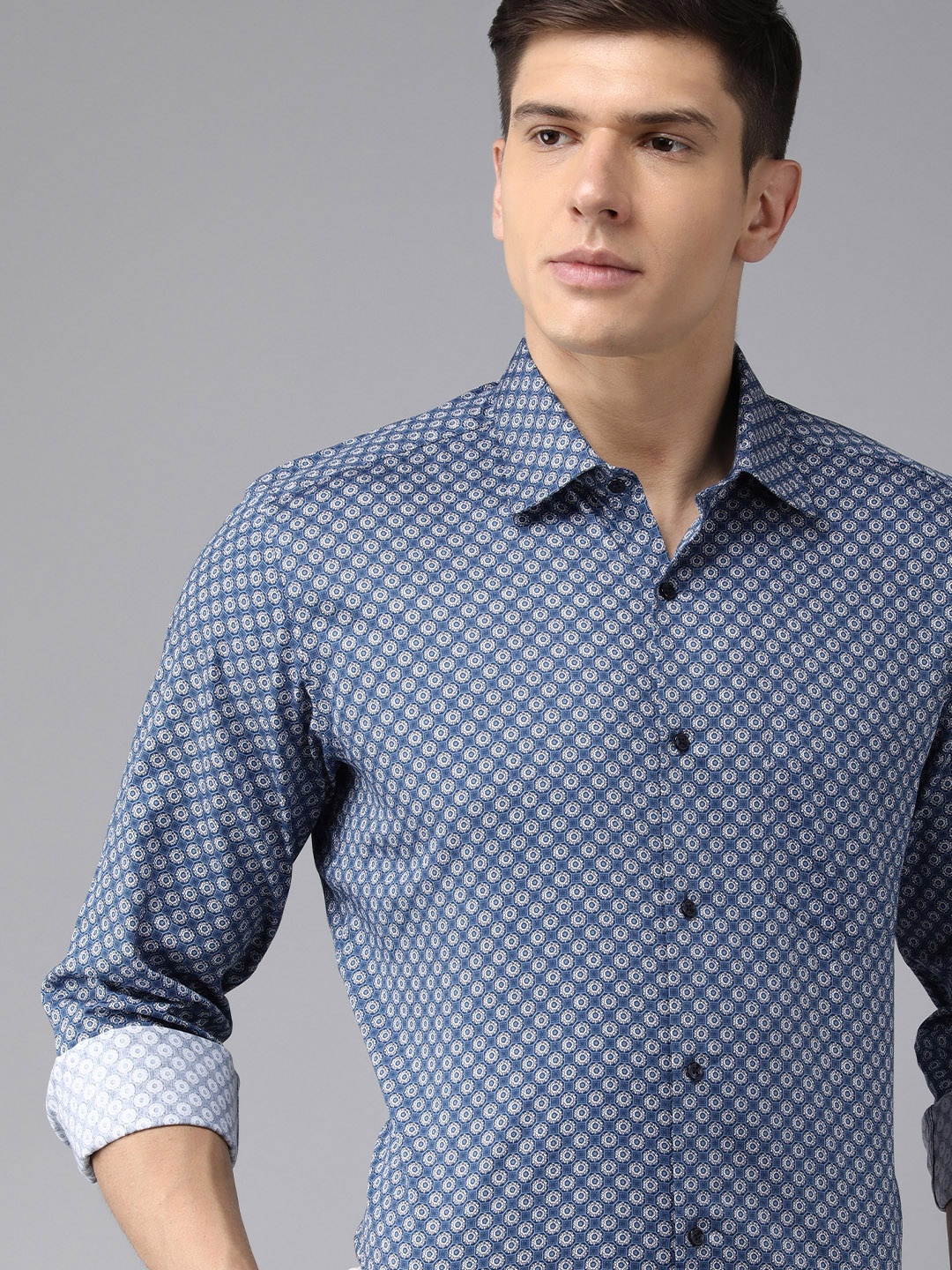 

Van Heusen Men Blue & White Printed Custom Fit Pure Cotton Formal Shirt