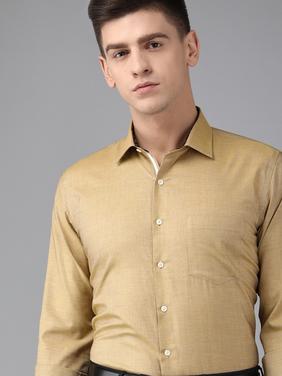 

Van Heusen Men Yellow Solid Slim Fit Pure Cotton Formal Shirt
