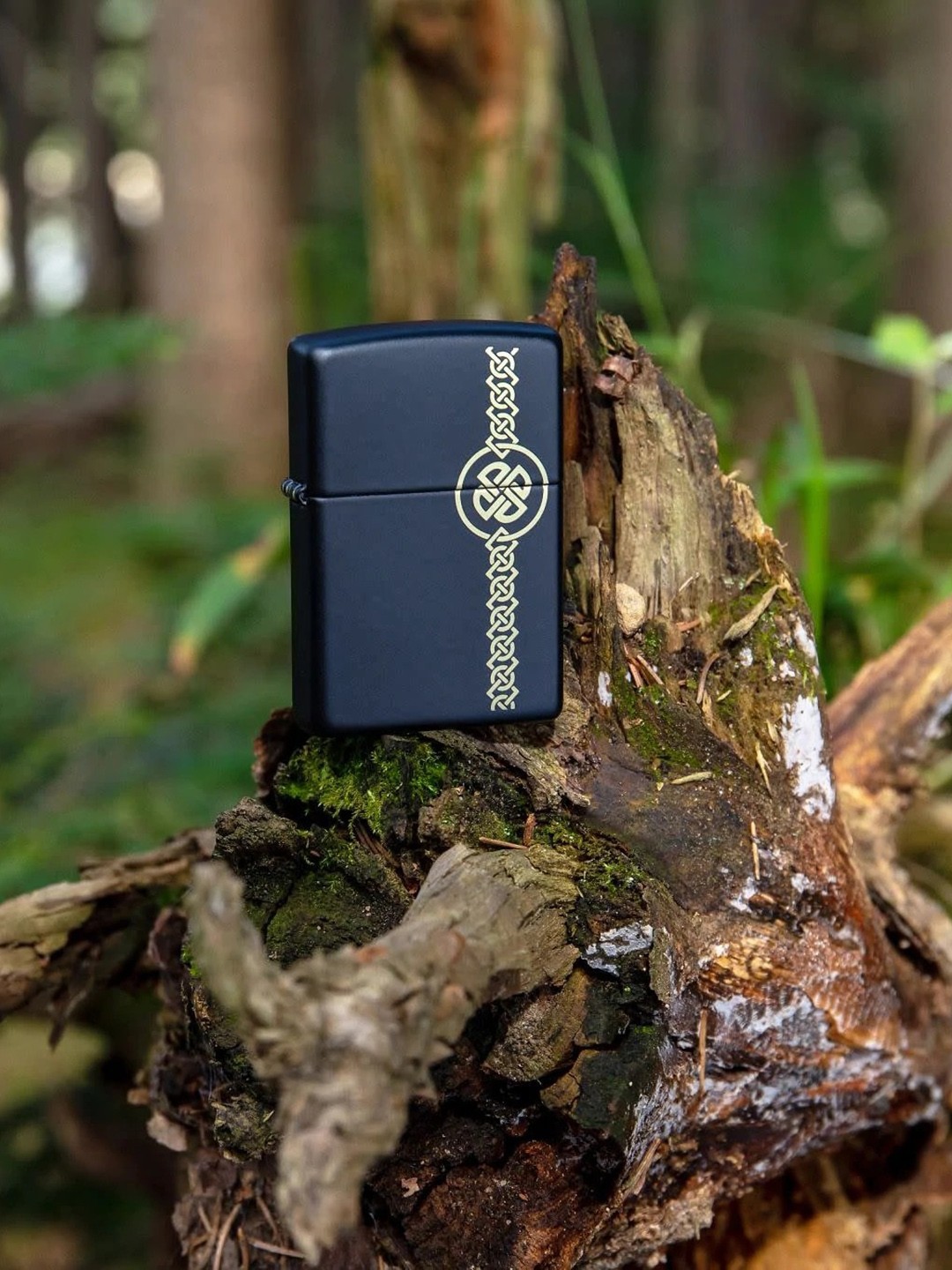 

Zippo Black & Gold-Toned Printed Celtic Design Pocket Lighter
