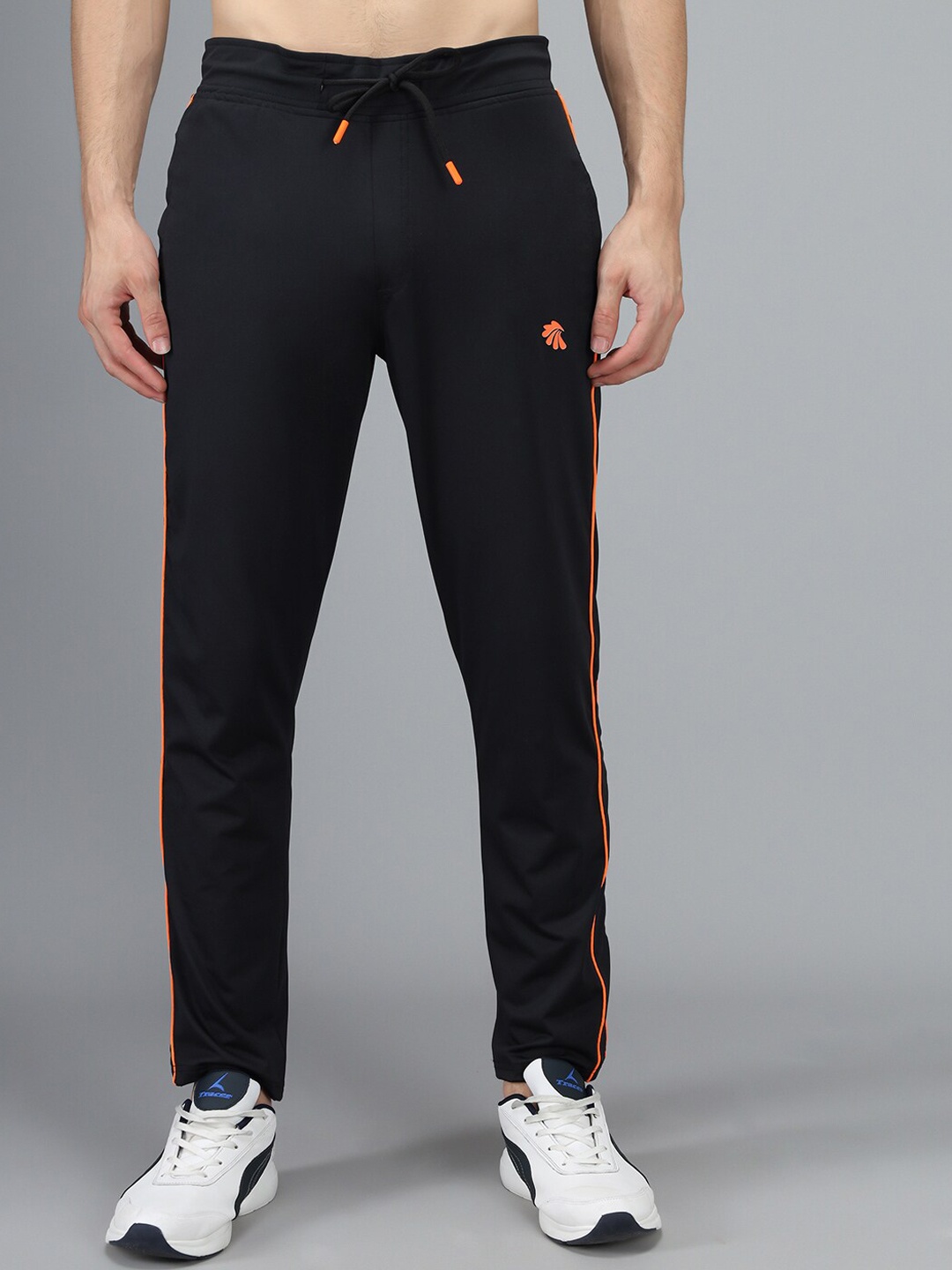 

Gallus Men Black Solid Cotton Track Pants