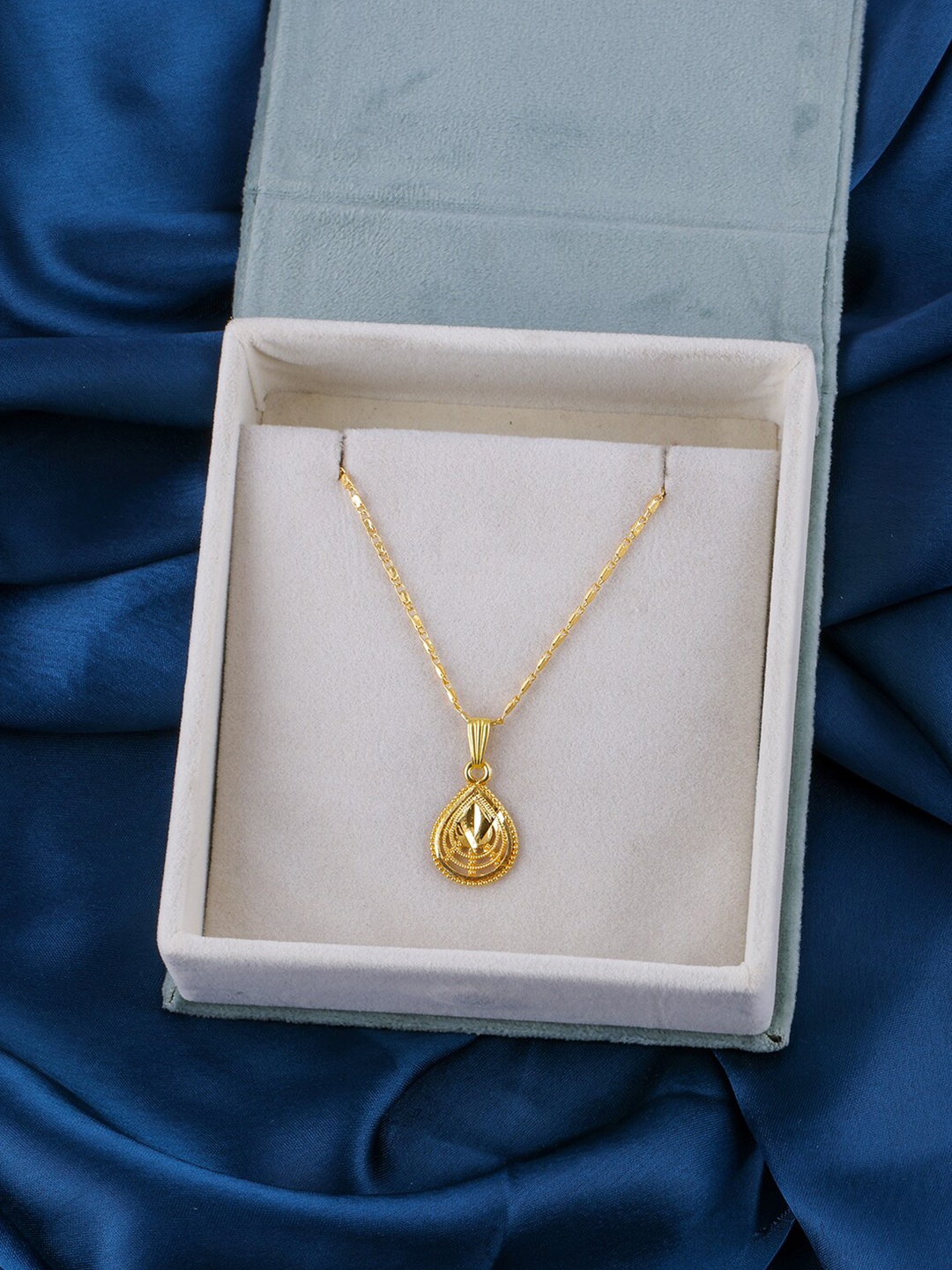 

Brandsoon Gold-Toned & White Brass One Gram Gold-Plated Chain