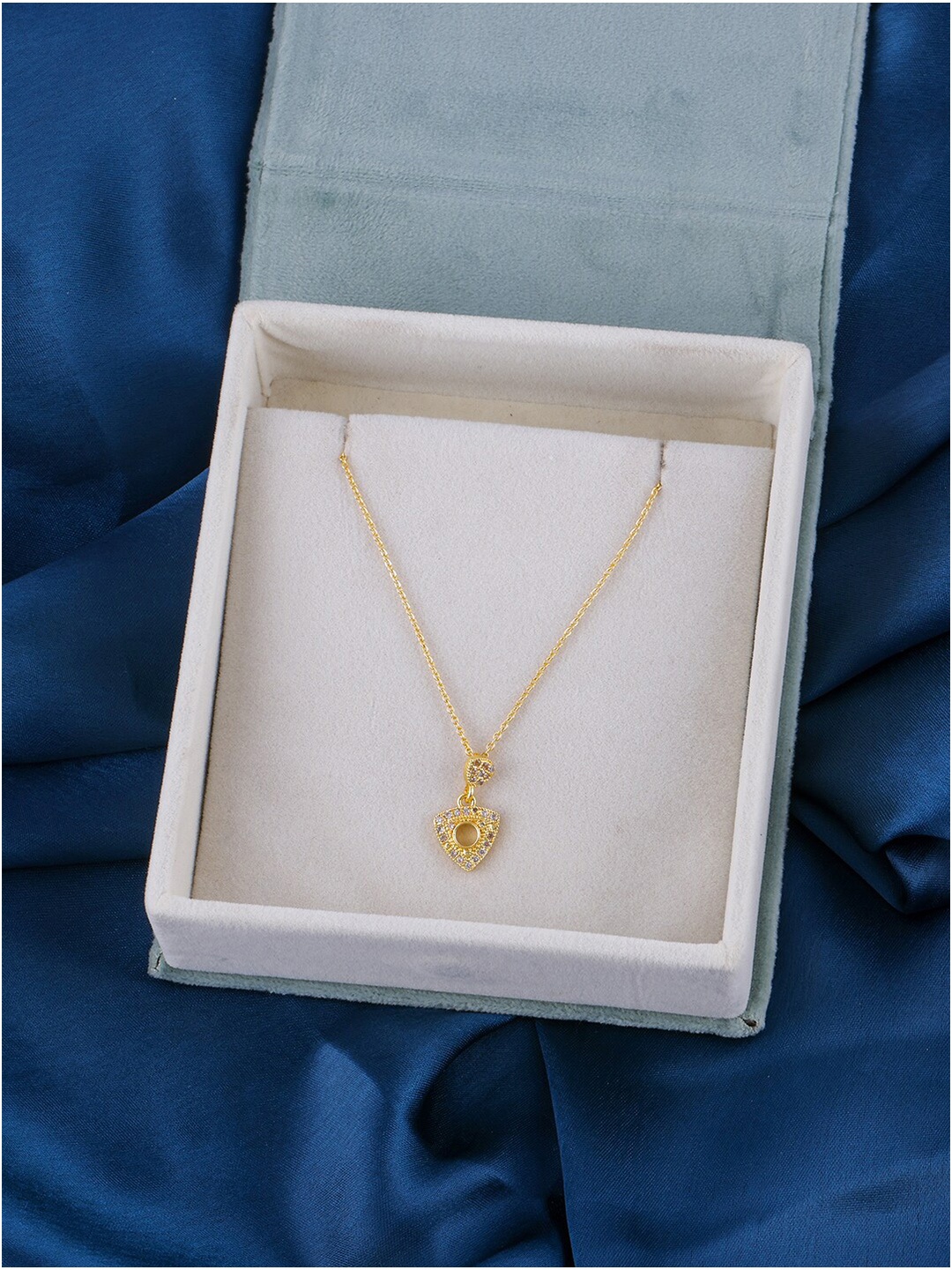 

Brandsoon 1 Gram Gold-Plated Brass Chain