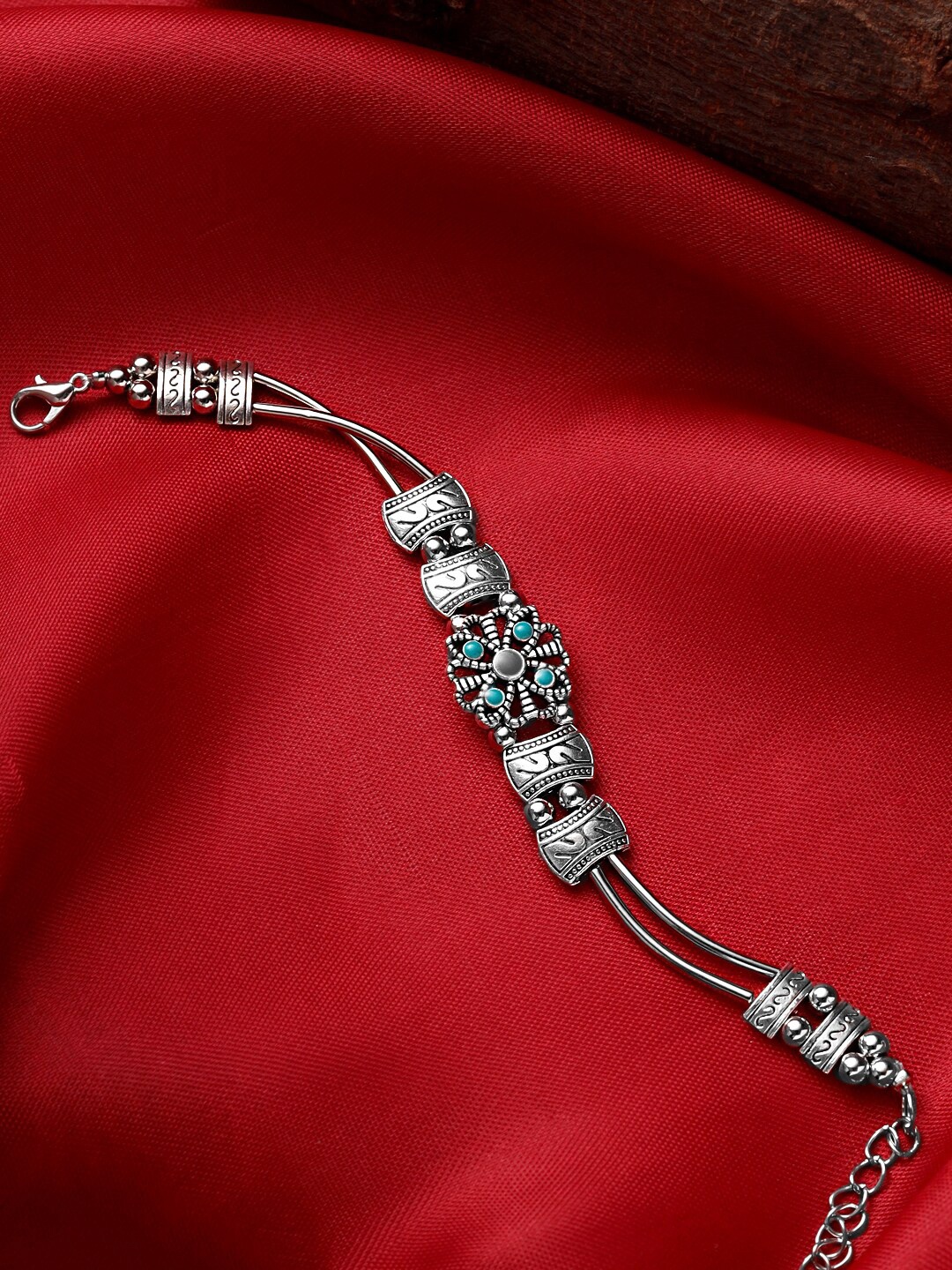 

Yellow Chimes Women Silver-Toned & Blue Link Bracelet