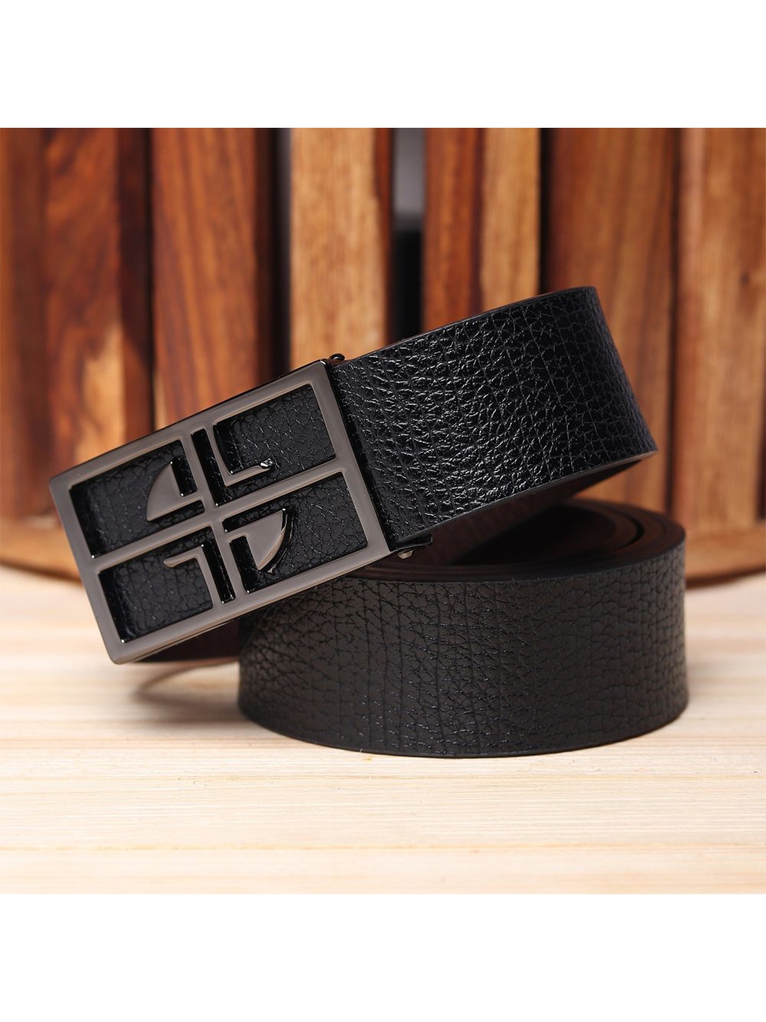 

Kastner Men Black Textured Belt