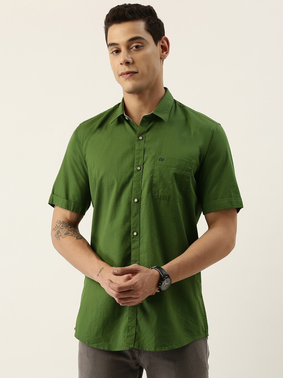 

Peter England Casuals Men Green Solid Slim Fit Pure Cotton Casual Shirt