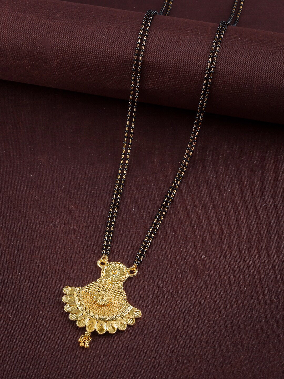 

Brandsoon Gold-Plated Stone-Studded & Beaded Mangalsutra