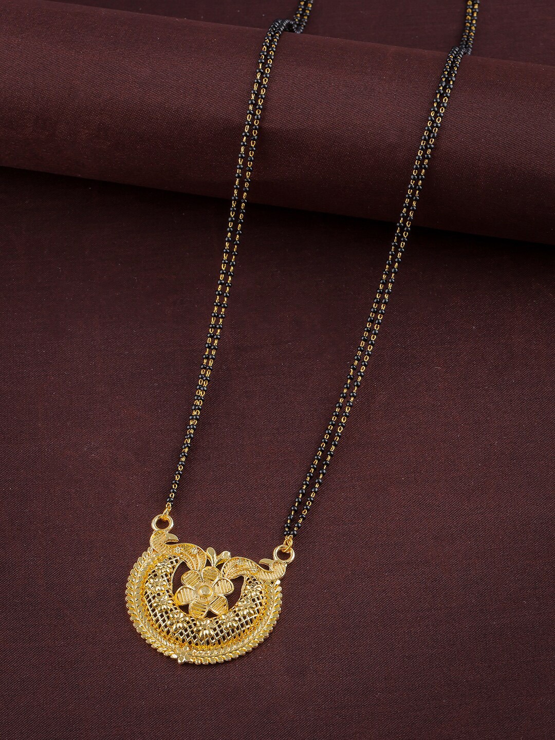 

Brandsoon Gold-Plated Stone-Studded & Beaded Mangalsutra