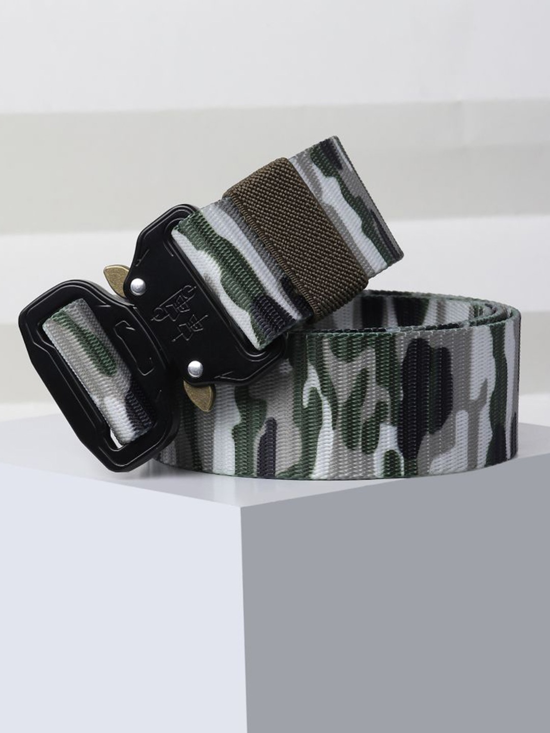 

Kastner Men Grey Printed Canvas Belt