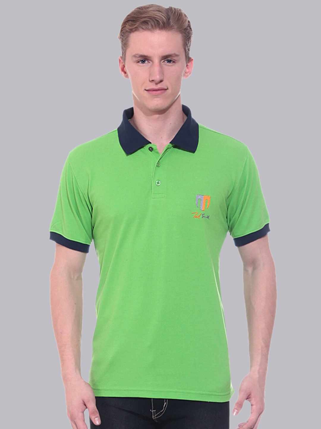 

Ted Smith Men Green Polo Collar T-shirt