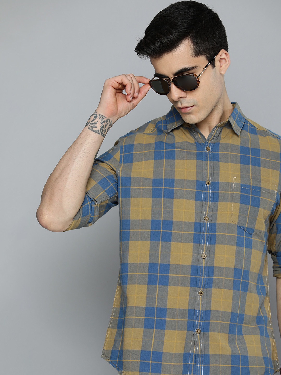 

HERE&NOW Men Blue And Yellow Slim Fit Checked Pure Cotton Casual Shirt