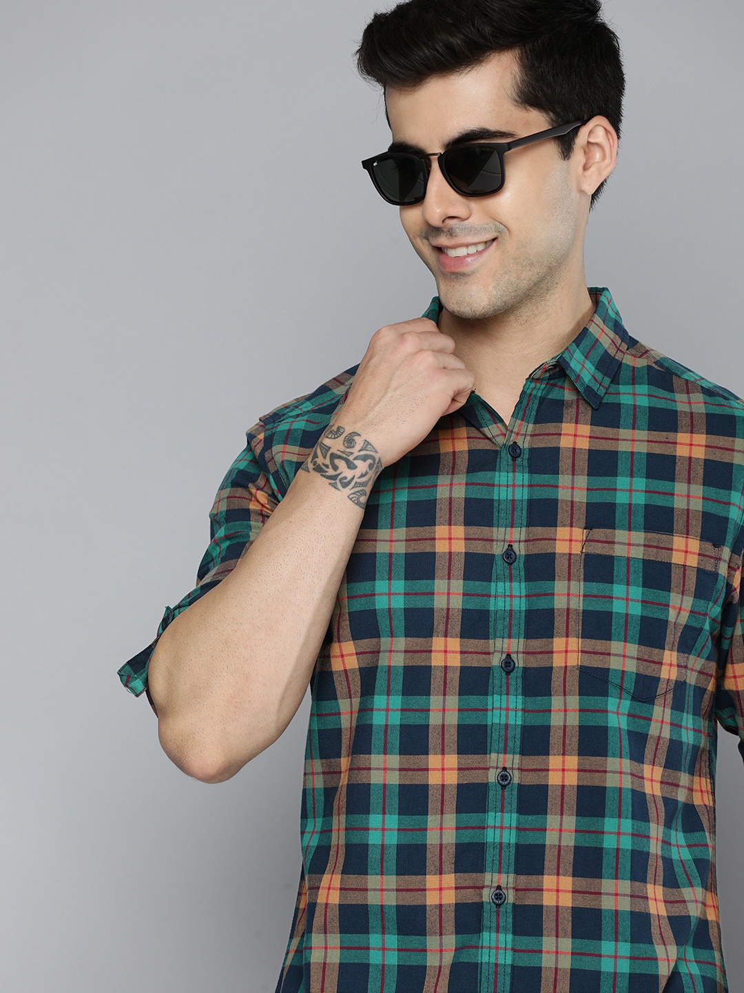

HERE&NOW Men Navy Blue Slim Fit Checked Casual Shirt