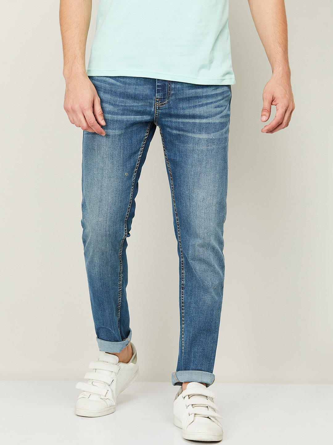 

Bossini Men Blue Slim Fit Heavy Fade Jeans