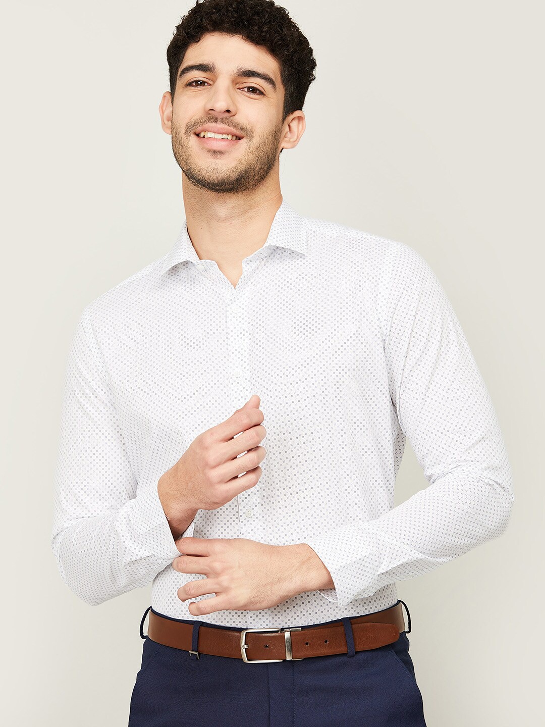 

CODE by Lifestyle Men White Slim Fit Striped Casual Shirt