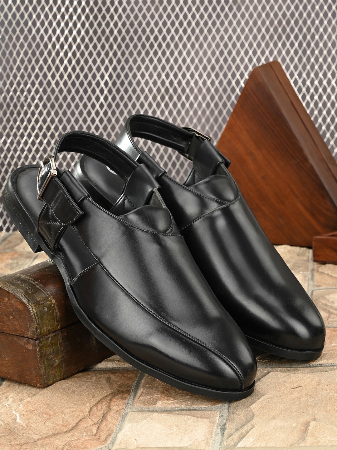 

UNDERROUTE Men Black Ethnic Synthetic Leather Shoe-Style Sandals