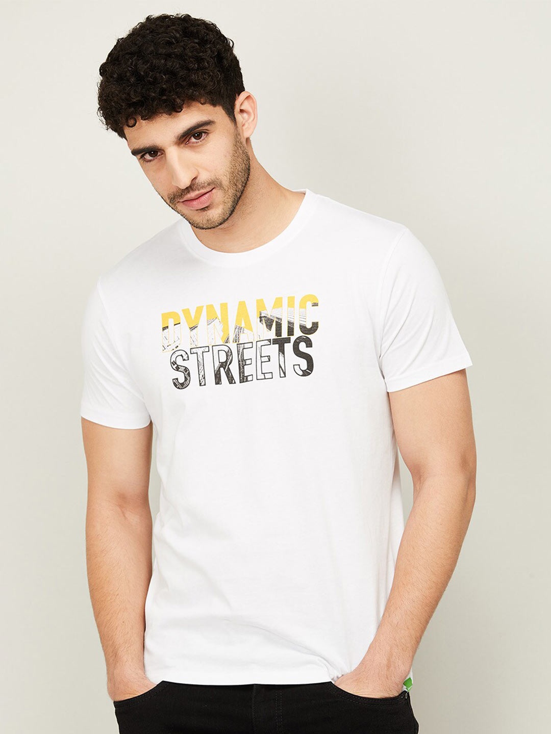 

Bossini Men White Typography Printed Cotton T-shirt