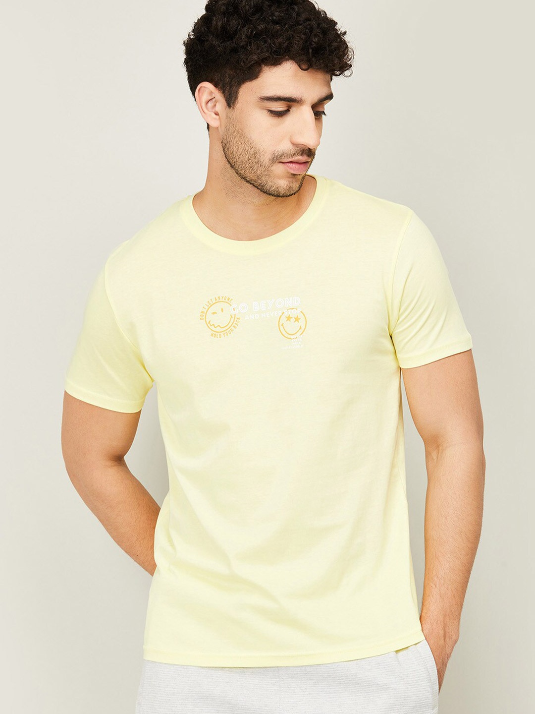 

SmileyWorld Men Yellow & White Typography Printed Cotton T-shirt