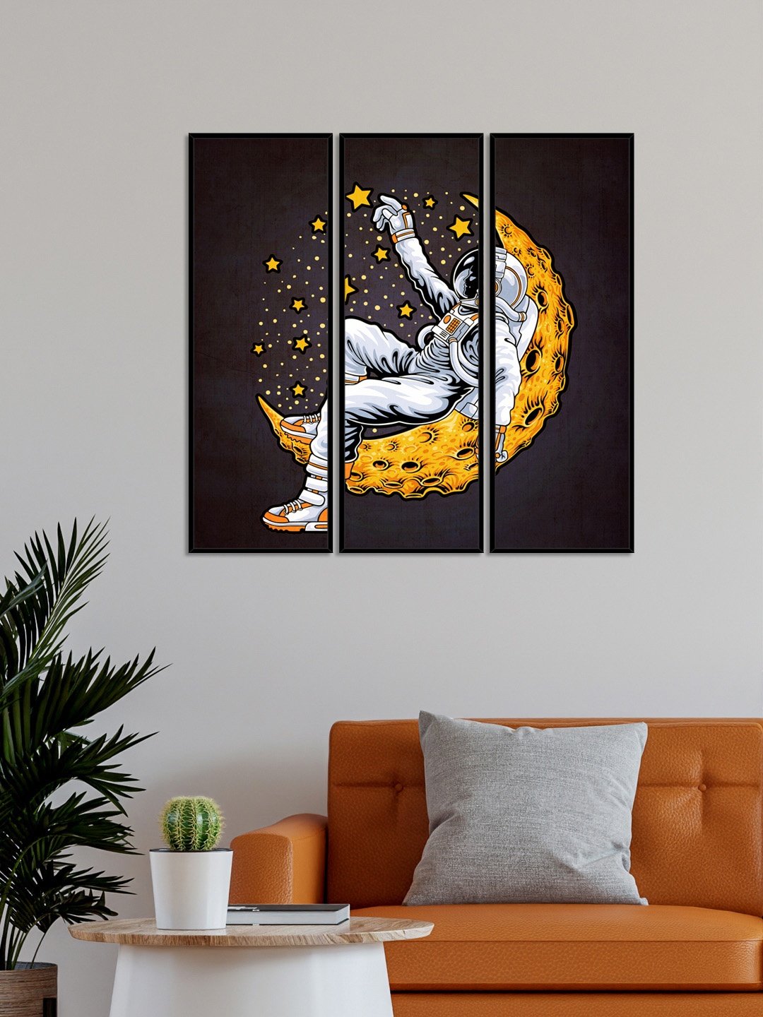 

999Store Set of 3 Astronaut Lying On The Moon Wall Paintings, Black