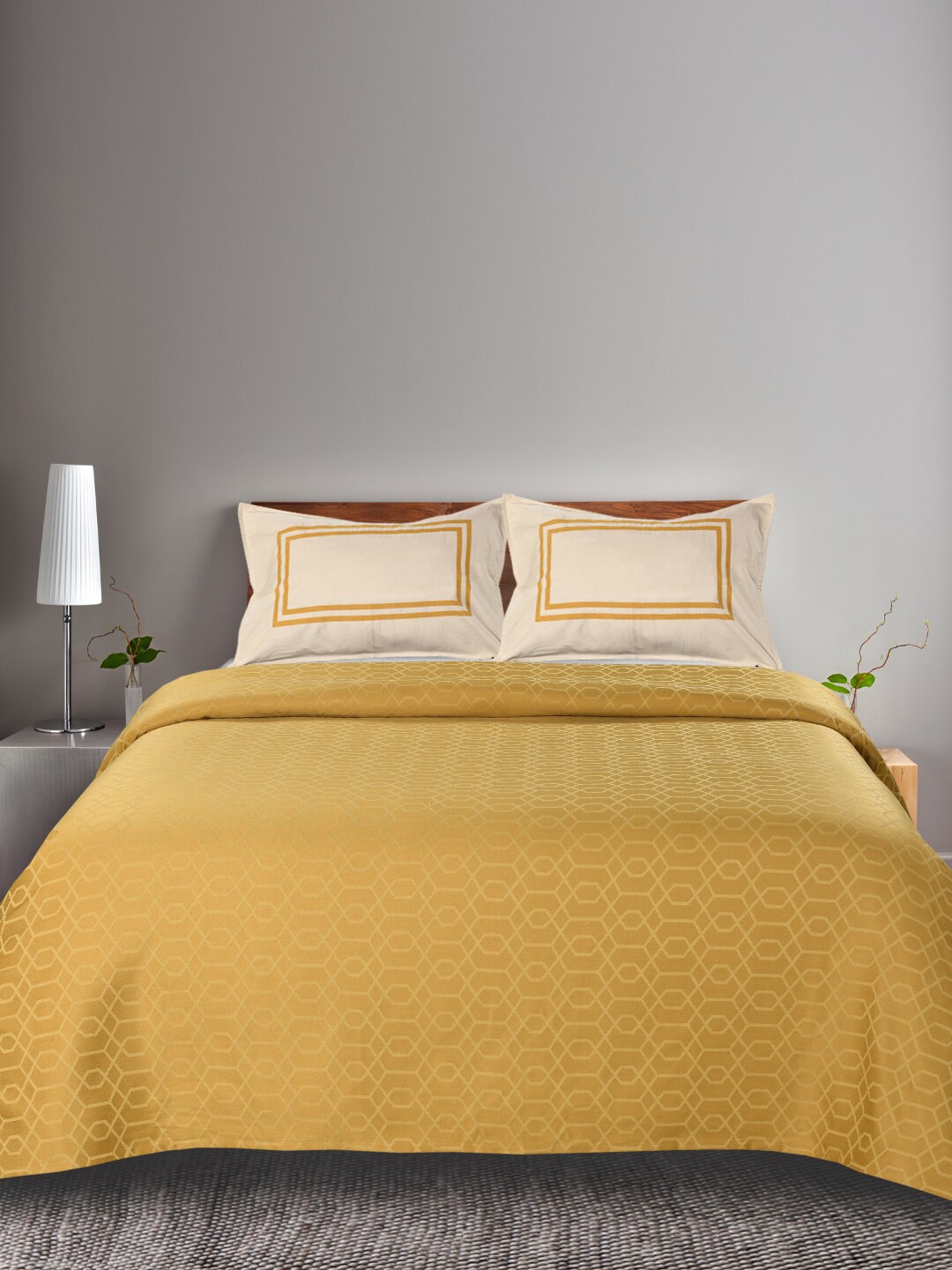 

Saral Home Yellow & Beige Geometric 160 TC Queen Bedsheet with 2 Pillow Covers