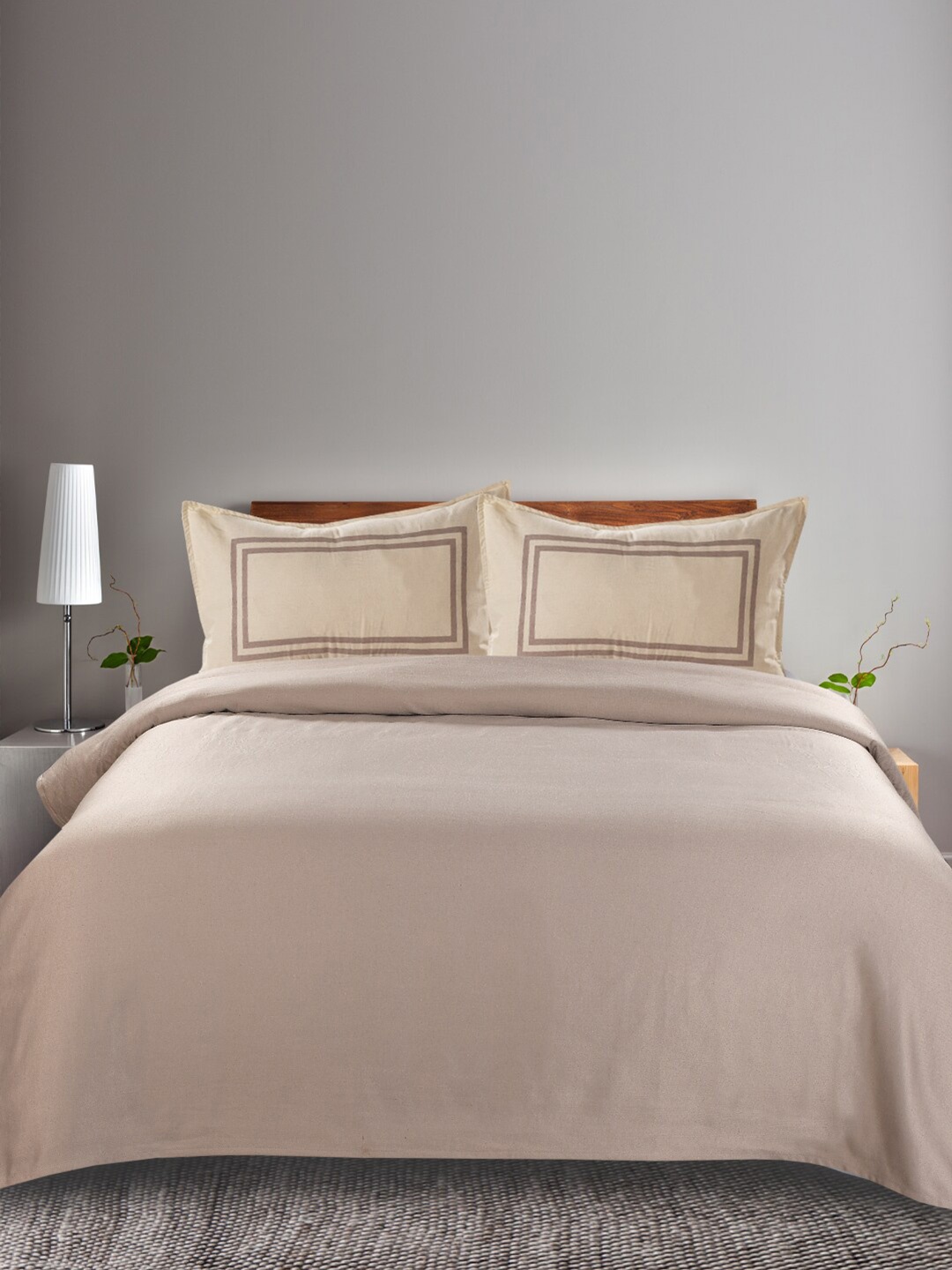 

Saral Home Beige 160 TC Queen Bedsheet with 2 Pillow Covers