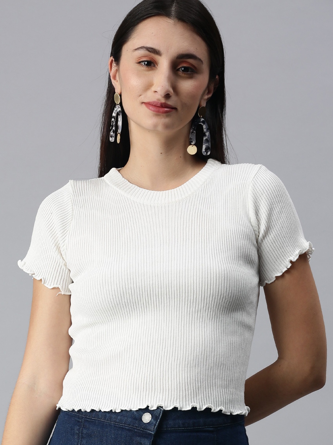 

SHECZZAR White Cropped Top