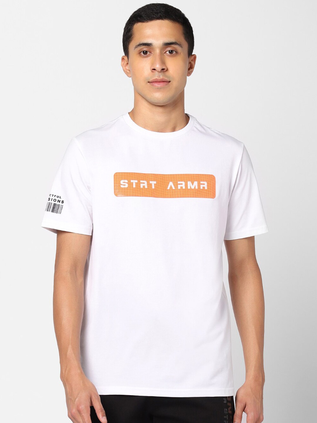 

Street Armor by Pantaloons Men White & Orange Typography Applique T-shirt