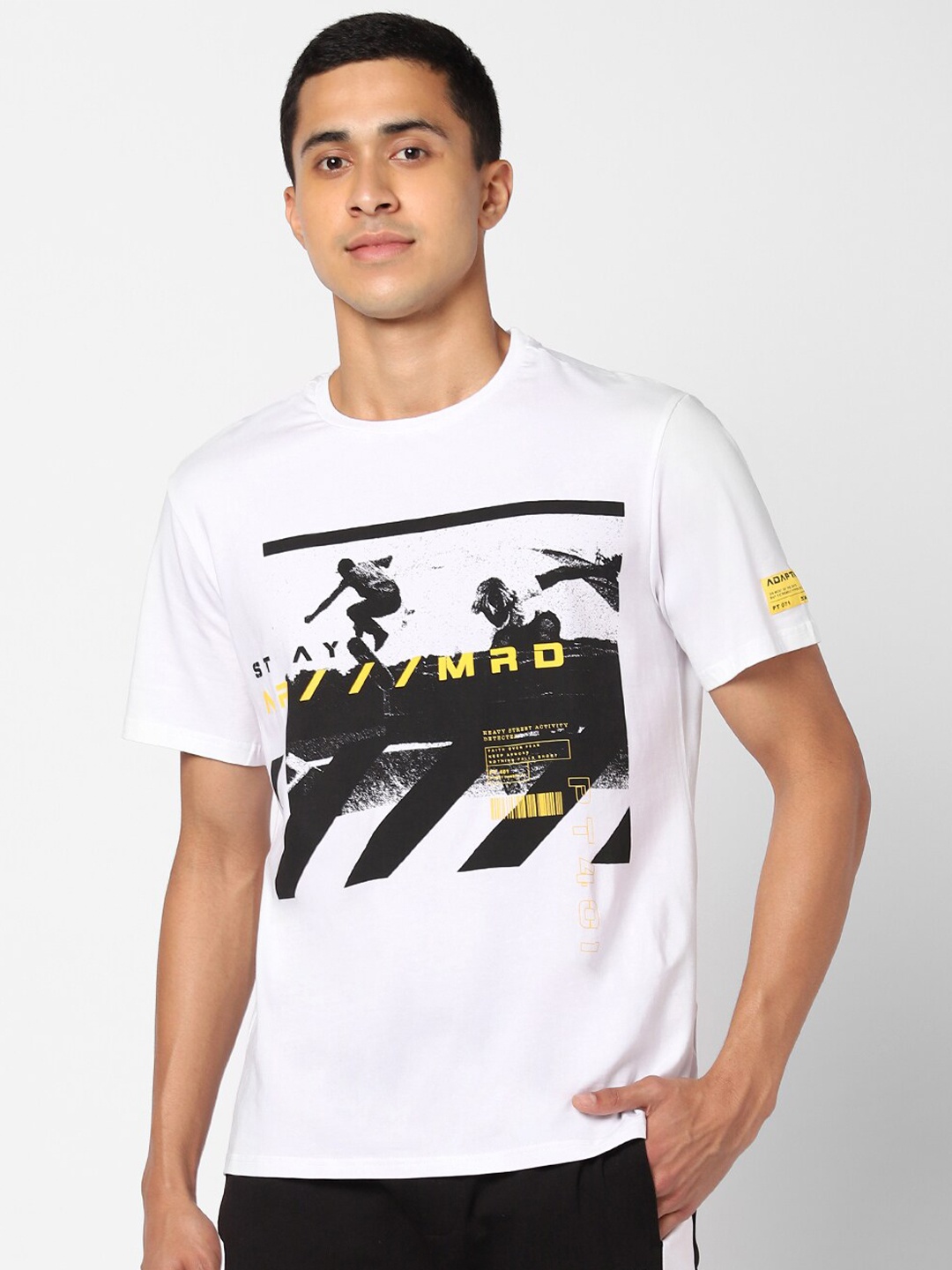 

Street Armor by Pantaloons Men White & Black Printed T-shirt