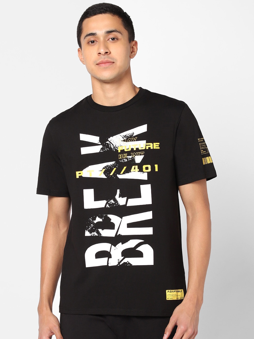 

Street Armor by Pantaloons Men Black Typography Printed T-shirt