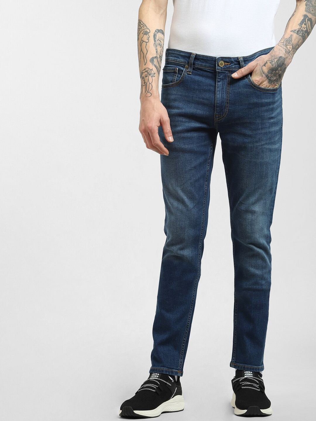

Jack & Jones Men Blue Low-Rise Light Fade Jeans