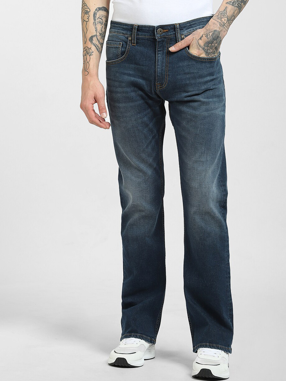 

Jack & Jones Men Blue Low-Rise Light Fade Jeans