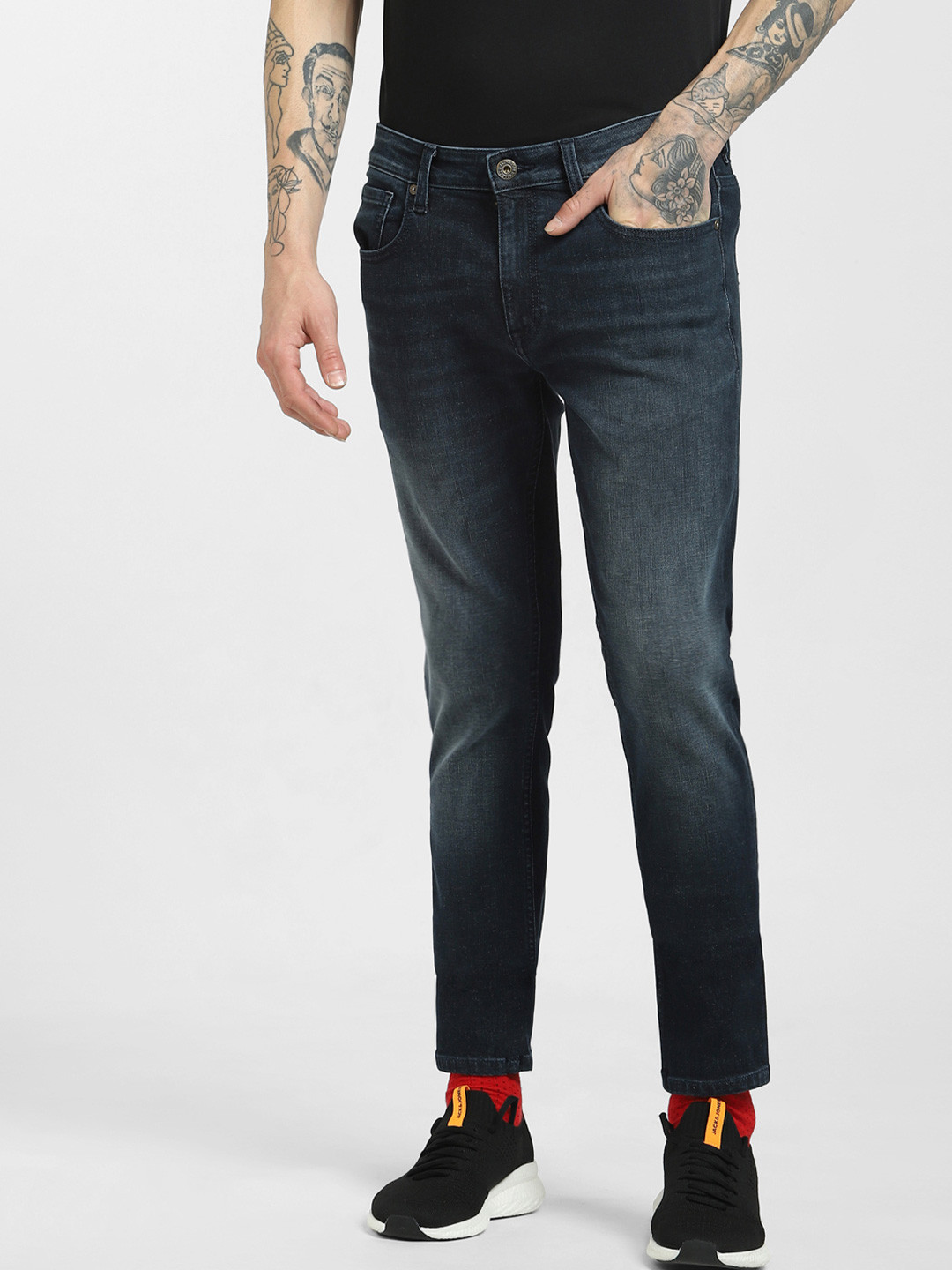 

Jack & Jones Men Blue Low-Rise Light Fade Jeans