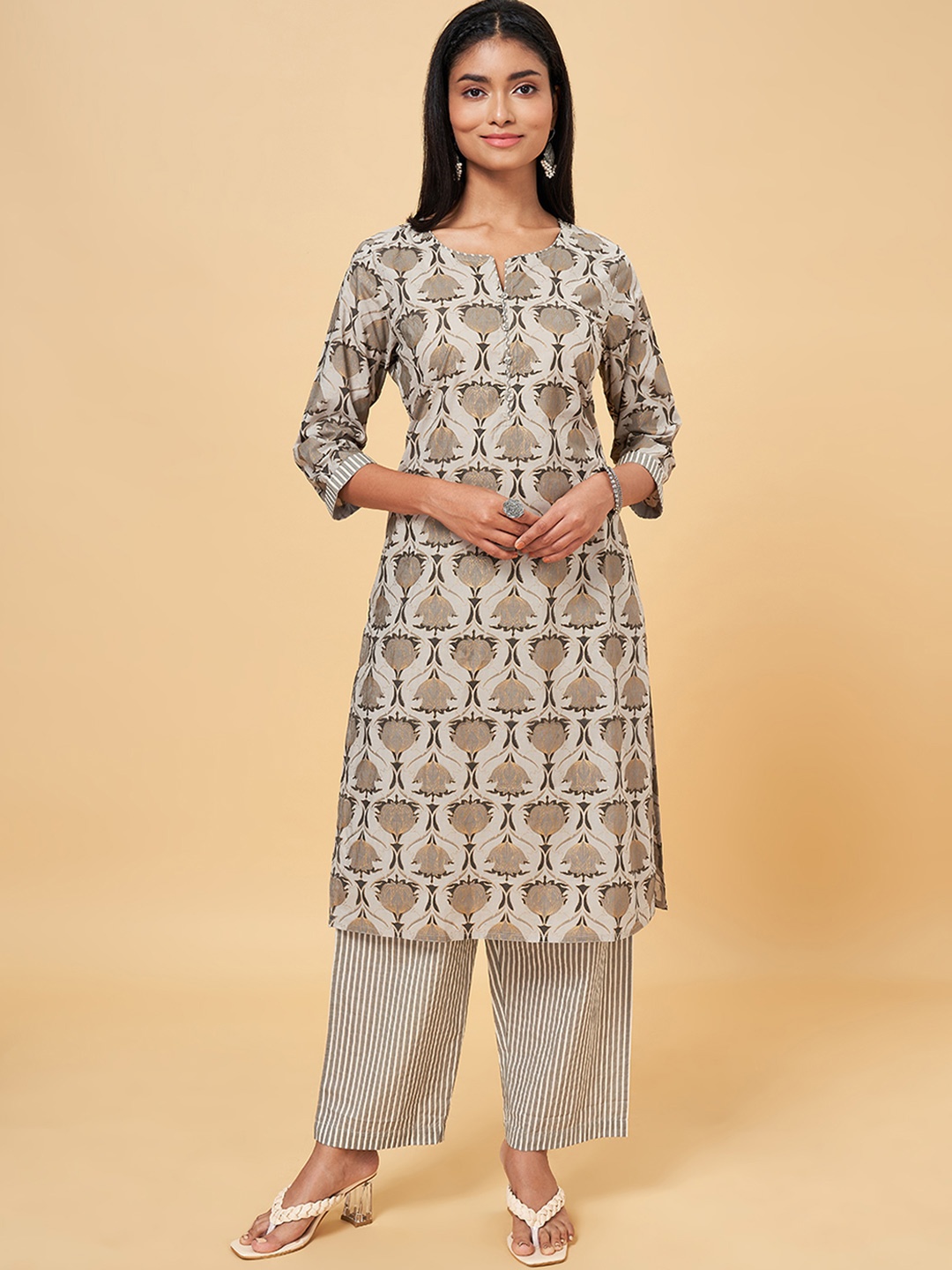 

RANGMANCH BY PANTALOONS Women Charcoal Printed Pure Cotton Kurti with Trousers