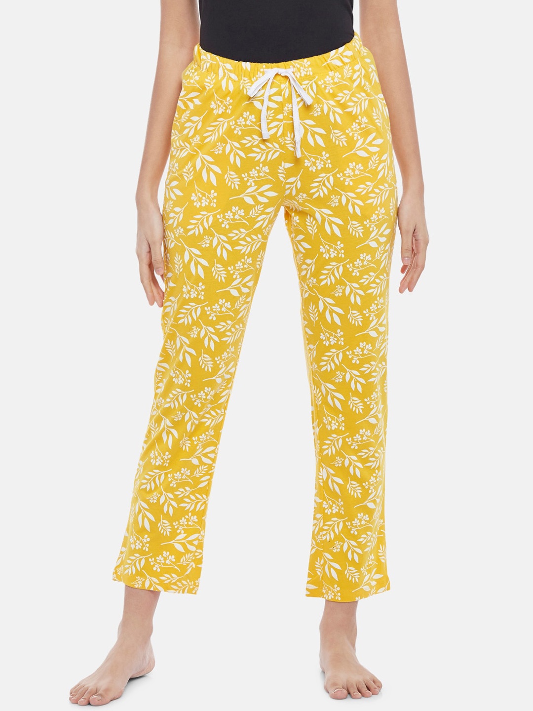 

Dreamz by Pantaloons Women Yellow Tropical Pure Cotton Cropped Lounge Pants