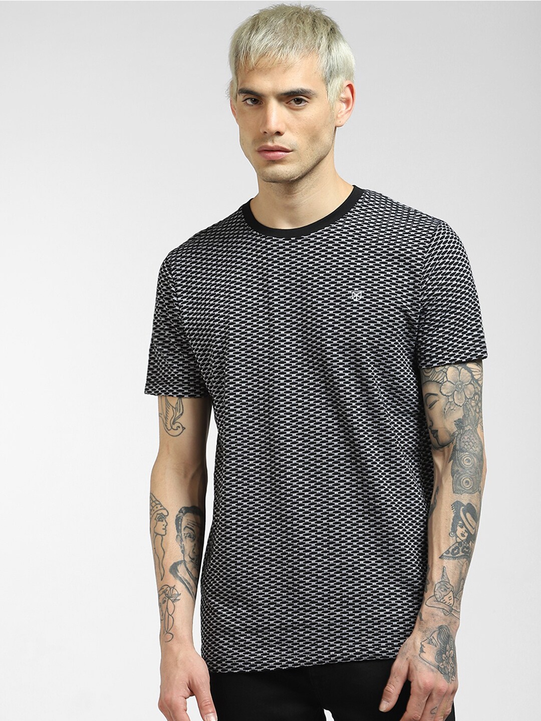 

Jack & Jones Men Black & White Self Design Printed Cotton T-shirt