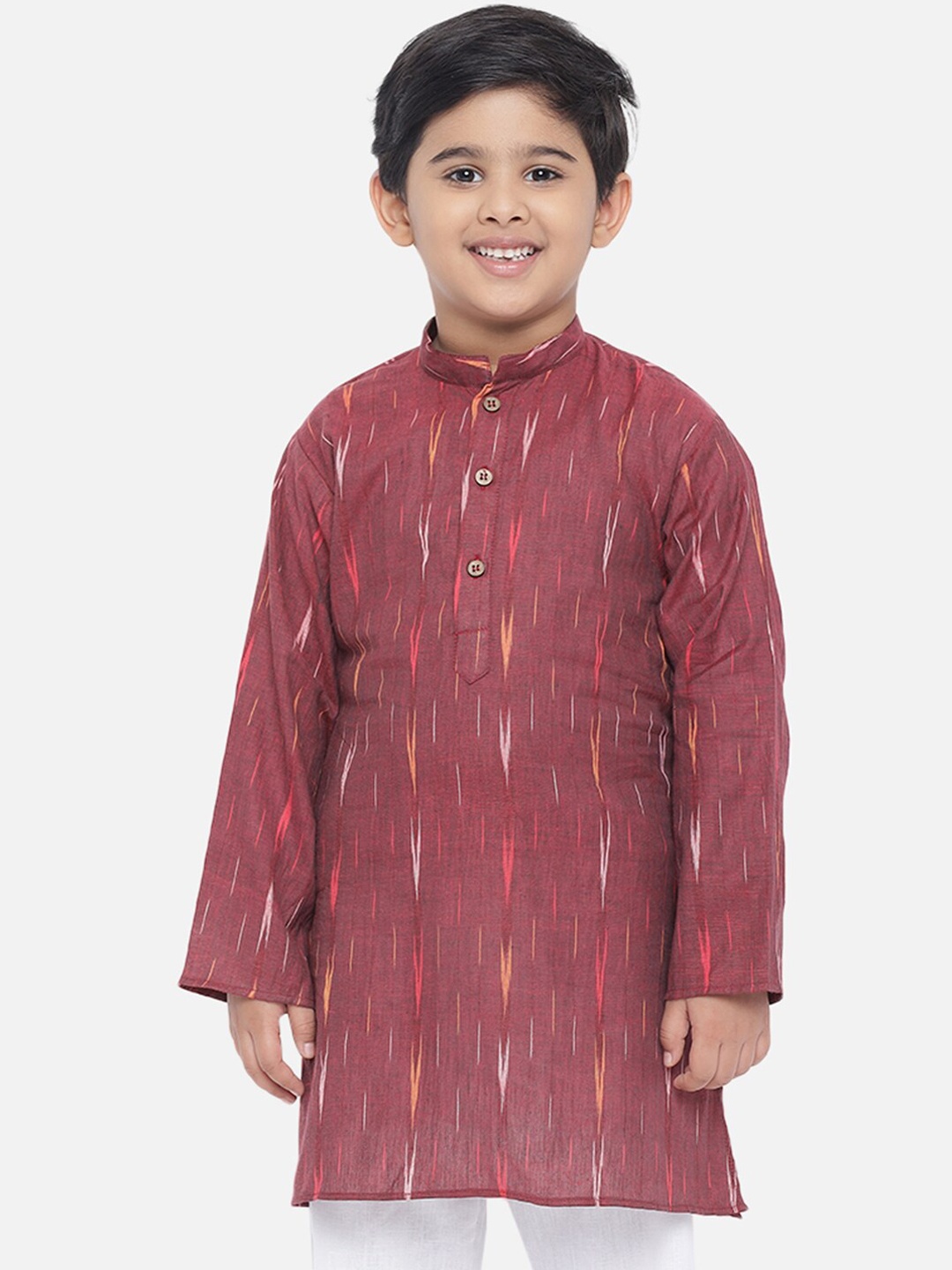 

Vastraa Fusion Boys Maroon Thread Work Handloom Kurta