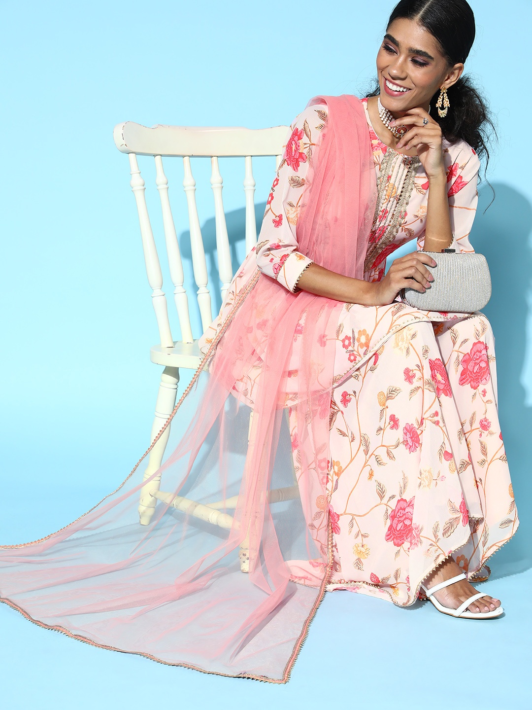 

Inddus Floral Poly Georgette Scalloped Edge Kurta Set, Off white