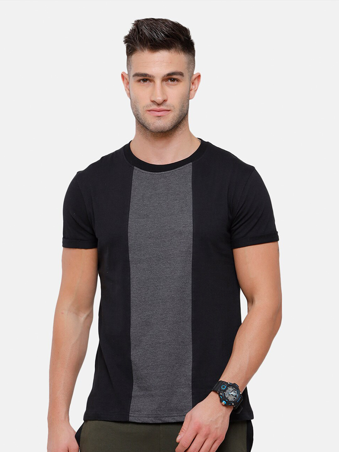 

MADSTO Men Black & Grey Colourblocked Slim Fit Cotton T-shirt