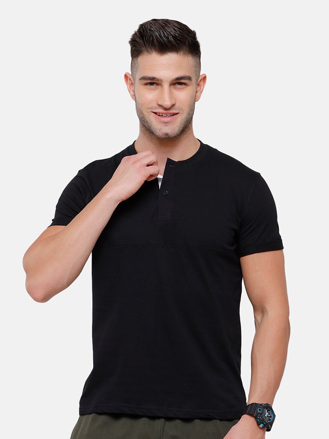 

MADSTO Men Black Henley Neck Slim Fit Pure Cotton T-shirt