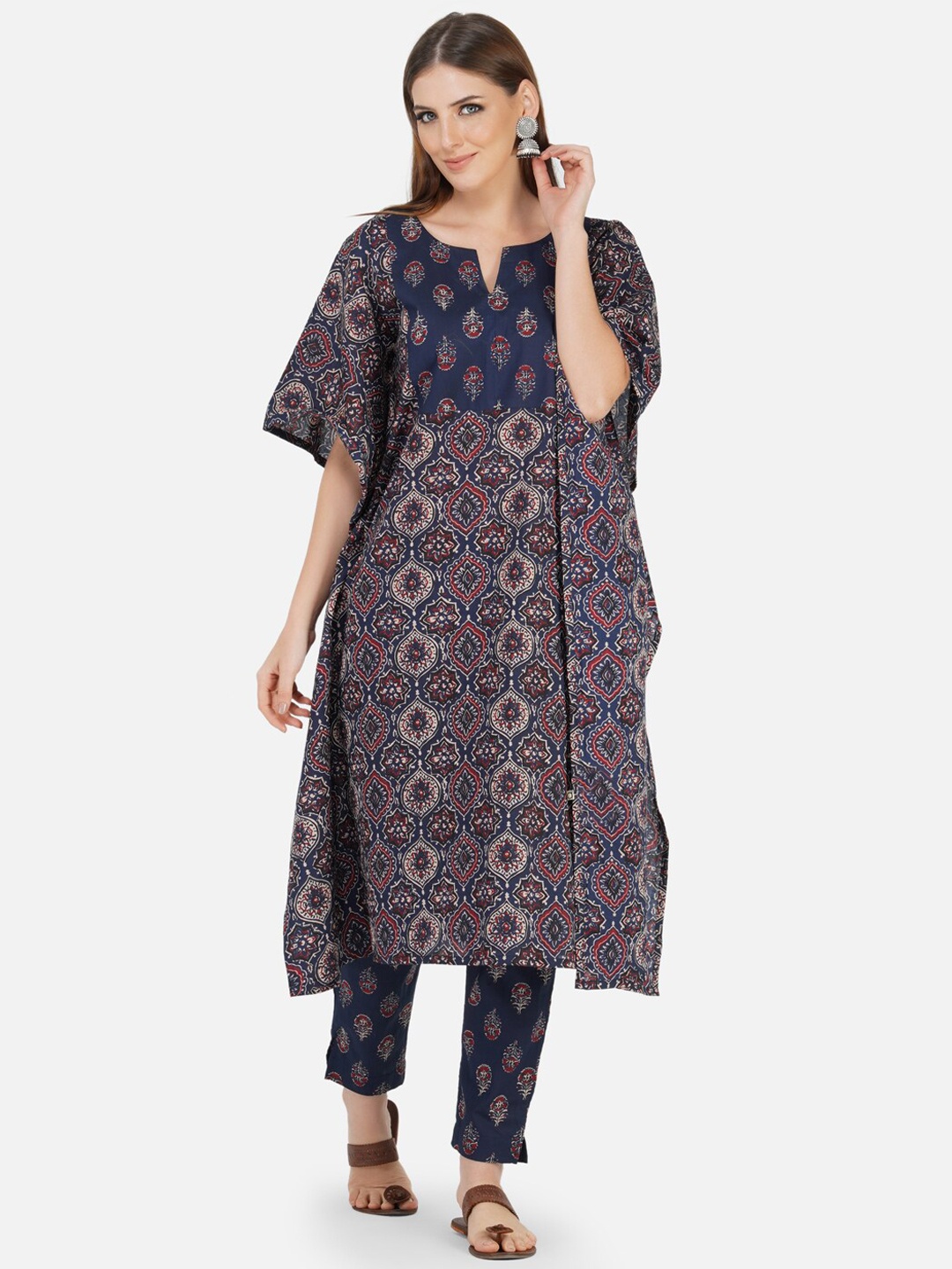 

FABNEST Women Navy Blue Ethnic Motifs Printed Keyhole Neck Flared Sleeves Thread Work Kurta